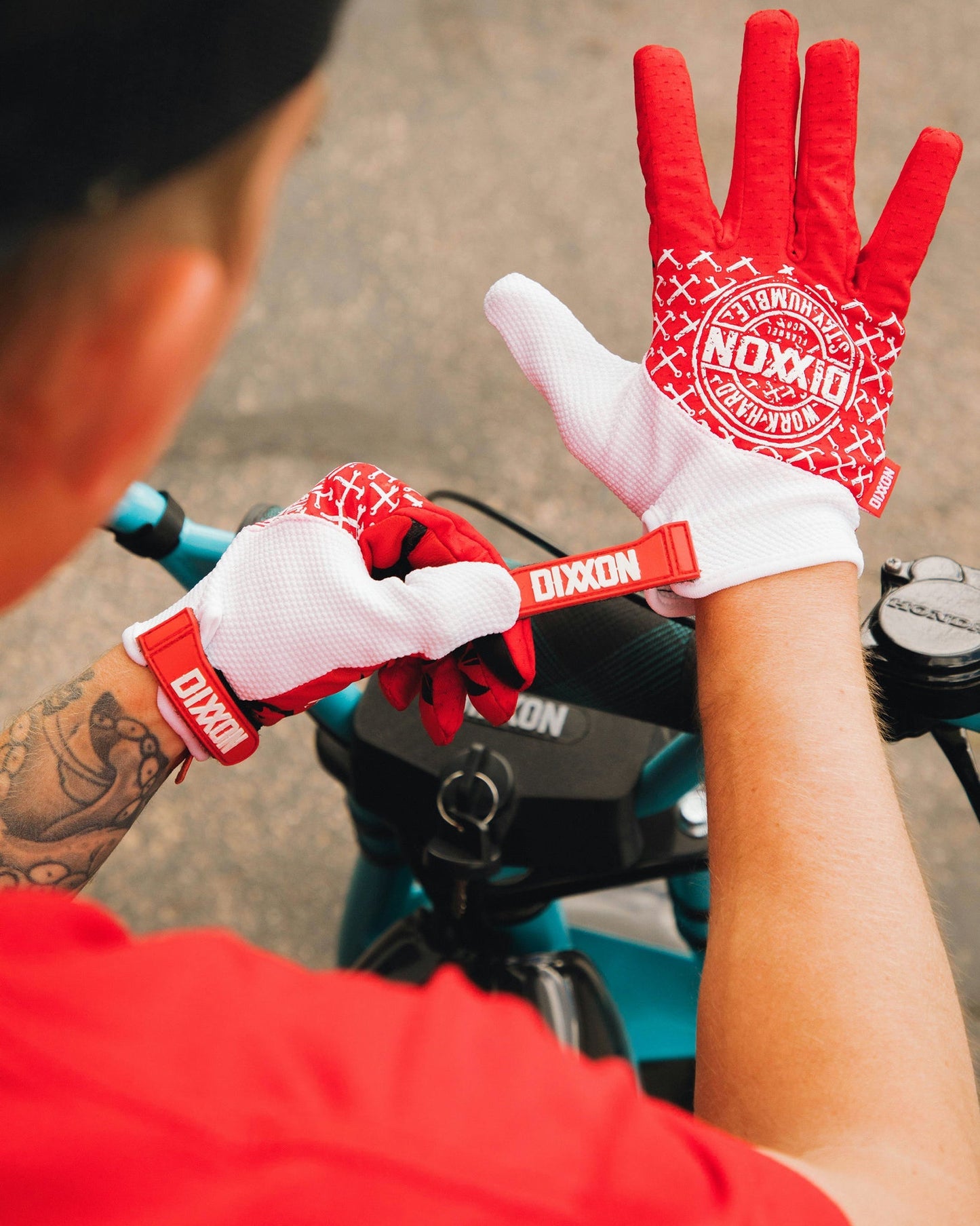 Corpo Moto Gloves - Red & White