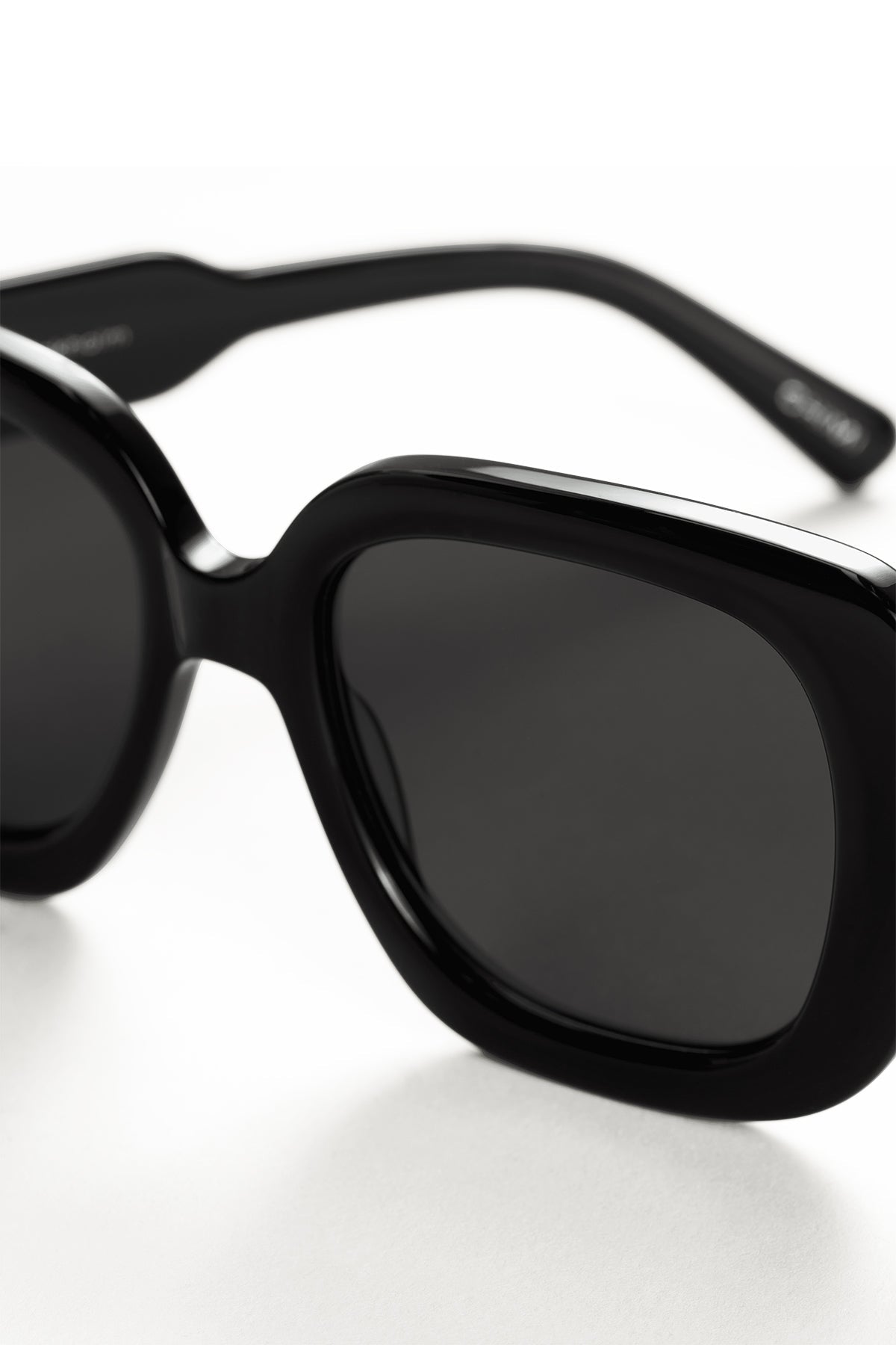 10 SUNGLASSES BY CHIMI