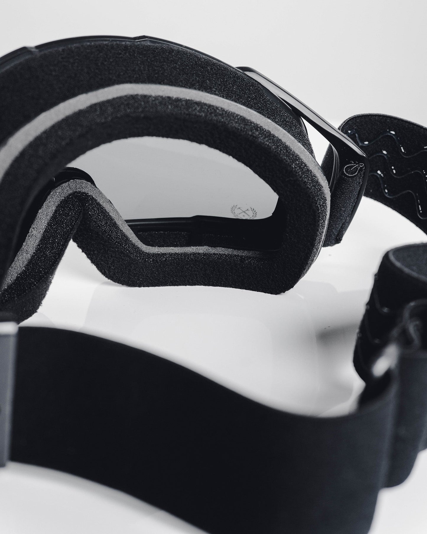 Contender MX Goggles Sand - Black & White / Gray Lens